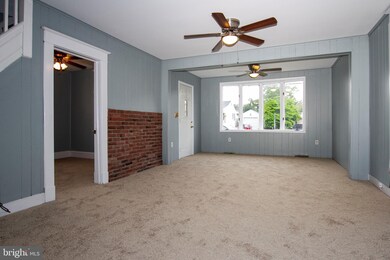 255 Asbury Rd, Pasadena, MD 21122 - photo 2