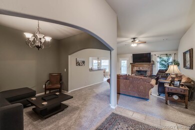 4709 S Narcissus Ave, Broken Arrow, OK 74011 - photo 5