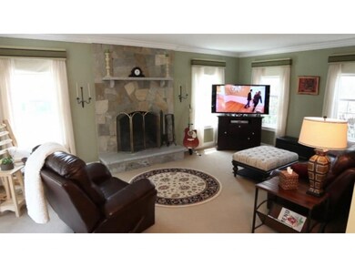 19 Barrett Farm Dr, Greenland, NH 03840 - photo 6