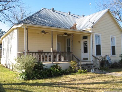 977 County Road 441, Hondo, TX 78861 - photo 2