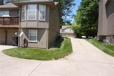 1324 NW Village Dr, Blue Springs, MO 64015 - photo 3