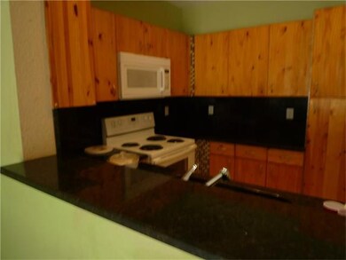 11121 NW 43rd Ln, Doral, FL 33178 - photo 4