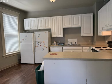 722 NE Couch St, Portland, OR 97232 - photo 6