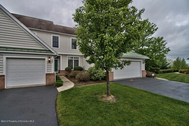 203 Thackeray Close, Moosic, PA 18507 - photo 2