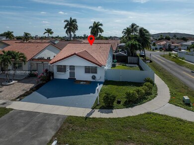 9098 NW 114th St, Hialeah, FL 33018 - photo 2