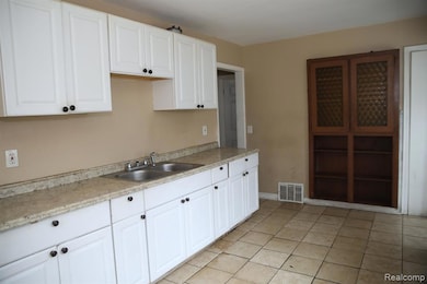 20259 Bradford St, Detroit, MI 48205 - photo 5