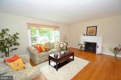 6322 Hillsborough Dr, Falls Church, VA 22044 - photo 7