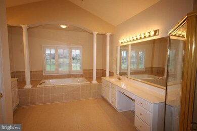 19440 Emerald Park Dr, Leesburg, VA 20175 - photo 2