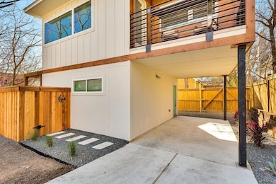 2206 E 9th St unit B, Austin, TX 78702 - photo 2