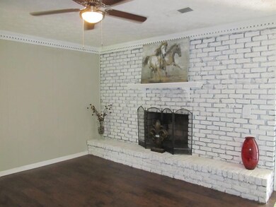 Great room w/fireplace