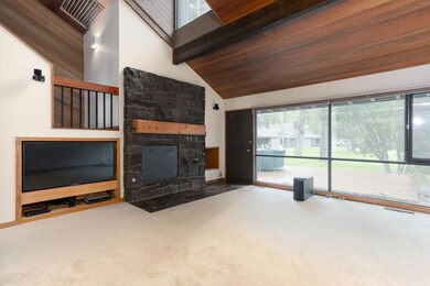 57203 Island Rd unit 3, Sunriver, OR 97707 - photo 5