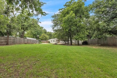 417 Garth Brooks Blvd, Yukon, OK 73099 - photo 4