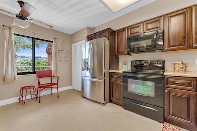 Huntington Lakes unit 306, Delray Beach, FL 33446 - photo 4