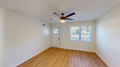 8477-Southaven-Circle-W-11222024_221343