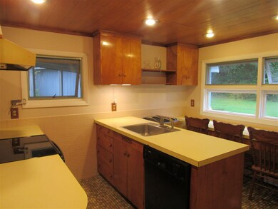 252 Hilltop Rd, Littleton, NH 03561 - photo 4