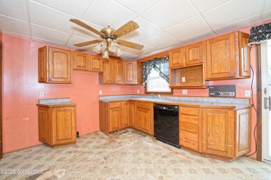 2 Kitchen 4