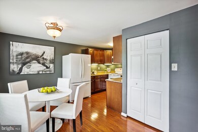 19320 Running Cedar Ct, Germantown, MD 20876 - photo 4