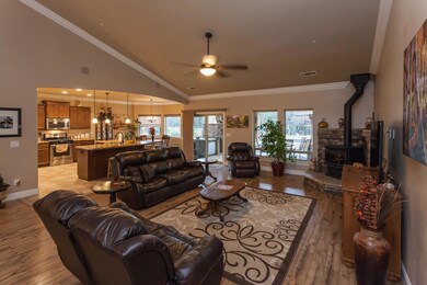 13525 Manzanillo Way, Redding, CA 96003 - photo 6