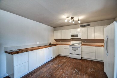3002 N 54th Ln, Phoenix, AZ 85031 - photo 7