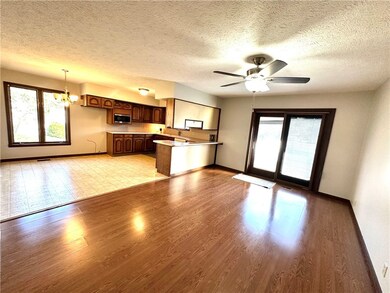 2350 E 200 Rd N, Pana, IL 62557 - photo 4