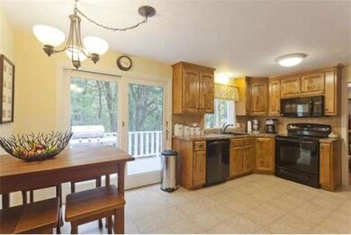 7 Daisy Dr, Walpole, MA 02081 - photo 4