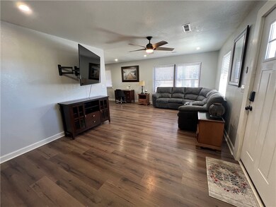 300 S Summit St, Prairie Grove, AR 72753 - photo 3