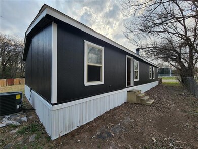 3512 Sandy Beach Dr, Granbury, TX 76049 - photo 7