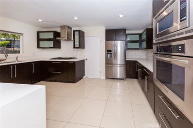 21817 Providencia St, Woodland Hills, CA 91364 - photo 2