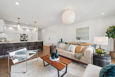 2237 N Hoyne Ave unit 3N, Chicago, IL 60647 - photo 4