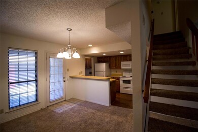 900 Kilkenny Ct unit A, Denton, TX 76210 - photo 4