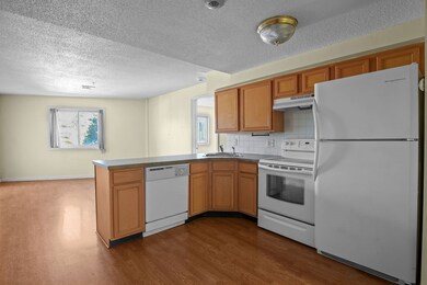 31 Devereux St, Providence, RI 02909 - photo 2