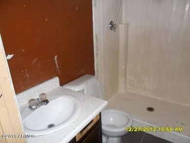 Emelita Bathroom