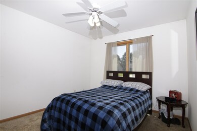 228 Division St, Brooklyn, WI 53521 - photo 4