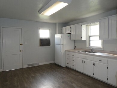 325 Kitchen<|><|>