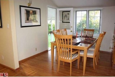 22101 Buena Ventura St, Woodland Hills, CA 91364 - photo 4