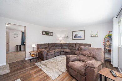 1486 Dobson Square N, Columbus, OH 43229 - photo 3