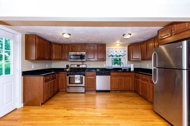 66 Brae Rd, North Weymouth, MA 02191 - photo 2