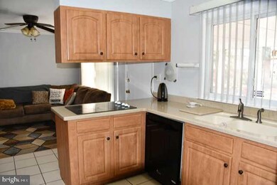 33 Belhurst Ln, Willingboro, NJ 08046 - photo 6