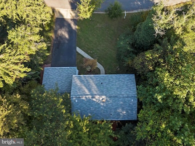 3902 Wakefield Ln, Bowie, MD 20715 - photo 4