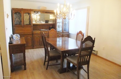 Large Dining rm