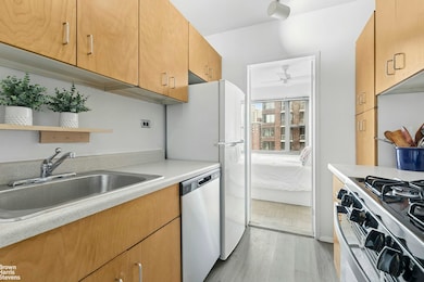Riverview South unit 15J, New York, NY 10028 - photo 2