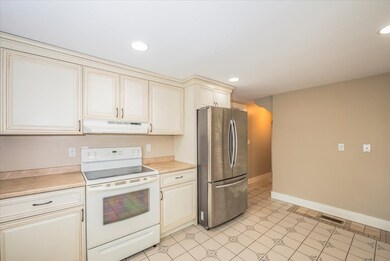 27 Emerson St, South Dartmouth, MA 02748 - photo 5