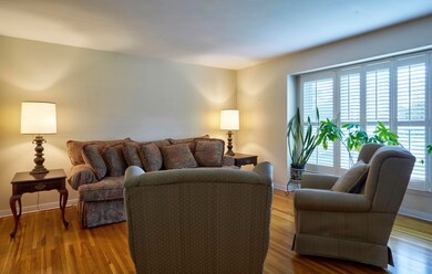 006_Living Room