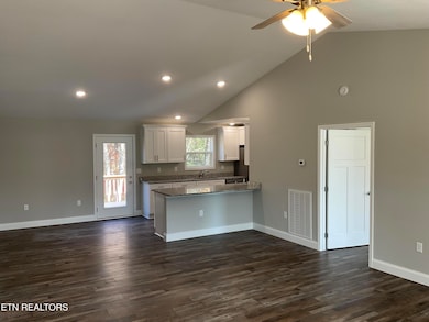 115 E Ridge Dr, Crossville, TN 38555 - photo 5