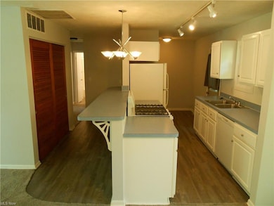 201 Erieview Blvd, Sheffield Lake, OH 44054 - photo 7