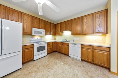 sparkeling and hardly used kitchen