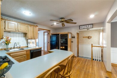 233 Halsey Rd, Woonsocket, RI 02895 - photo 4