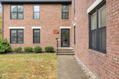802 N Park Ave unit 10, Indianapolis, IN 46202 - photo 2