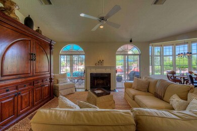 006_Family Room