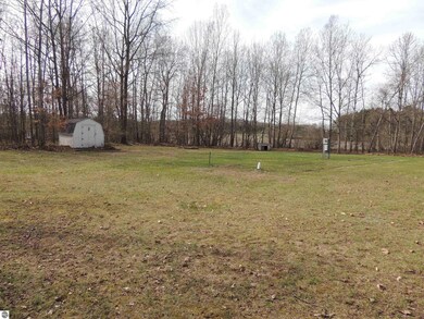 1018 & 1020 Cordoba Ln, Lake Isabella, MI 48893 - photo 2